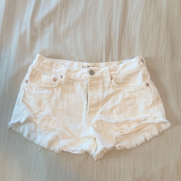 Free People We the Free Loving Good Vibrations Distressed Shorts, 25 - Picture 3 of 5